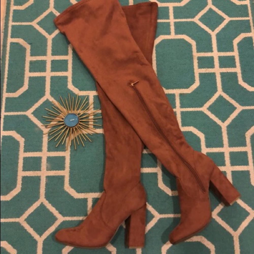 ✨2xHP✨ Gorgeous Chunky Heeled Over-The-Knee Boots - Picture 8 of 8